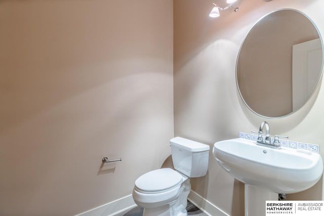 5138 Dodge Street, Omaha, NE 68132