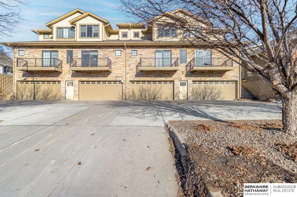 5138 Dodge Street, Omaha, NE 68132