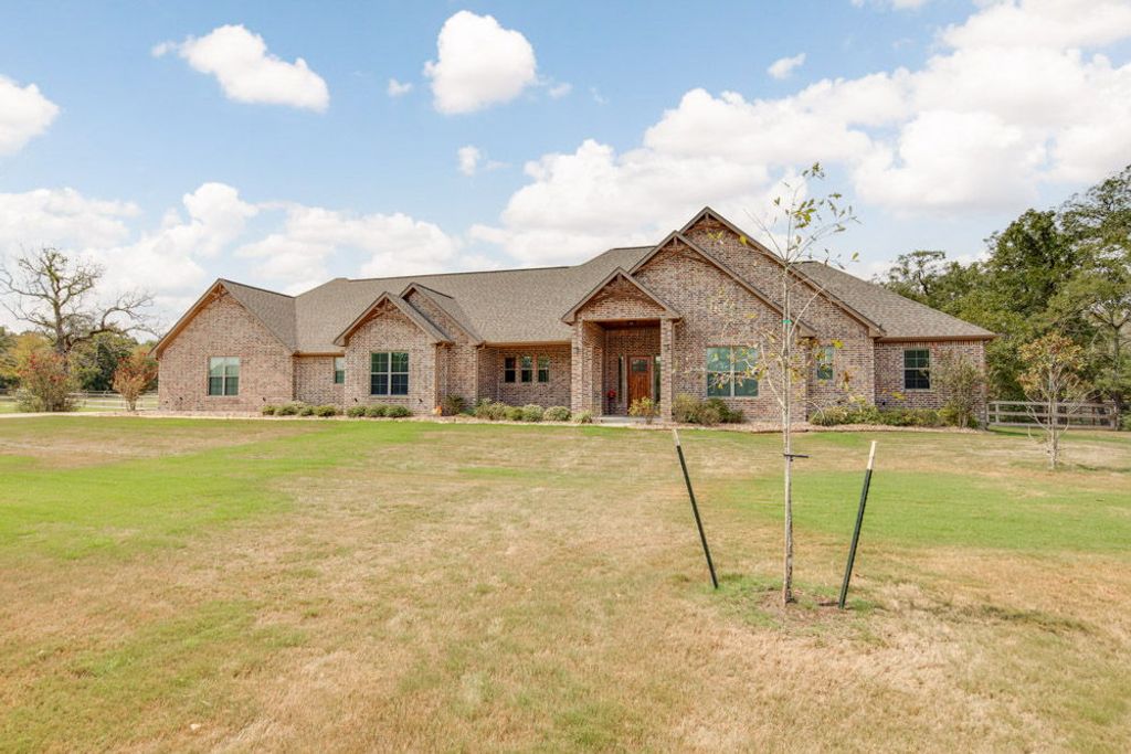 10147 Albert Drive, Iola, TX 77861 — photo 2