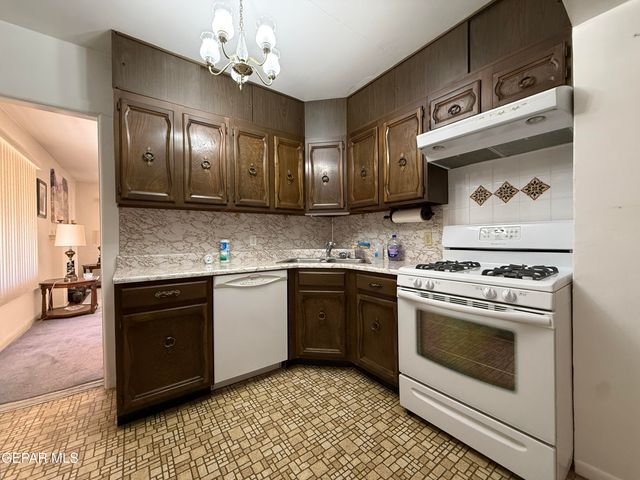 3731 JEFFERSON Avenue, El Paso, TX 79930