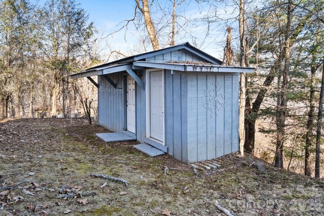 889 Big Ridge Road, Franklin, NC 28734