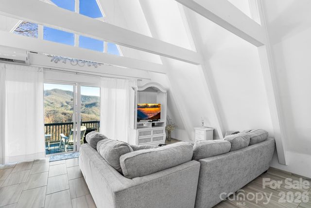 889 Big Ridge Road, Franklin, NC 28734