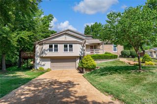 12151 Autumn Lakes Drive, Maryland Heights, MO 63043