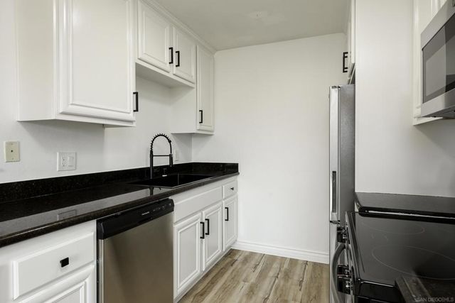 9949 Erma Rd 203, San Diego, CA 92131