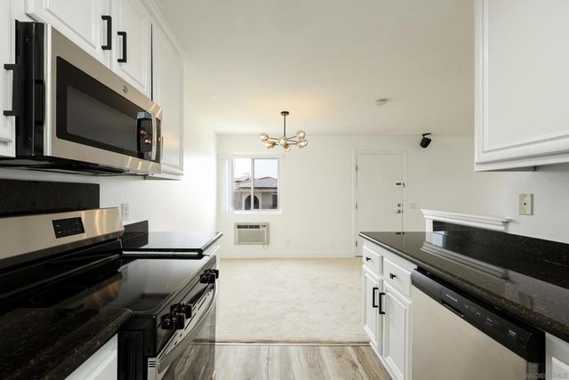 9949 Erma Rd 203, San Diego, CA 92131