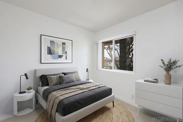 9949 Erma Rd 203, San Diego, CA 92131