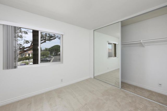 9949 Erma Rd 203, San Diego, CA 92131