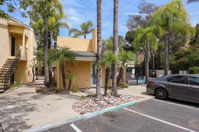 9949 Erma Rd 203, San Diego, CA 92131