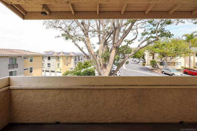 9949 Erma Rd 203, San Diego, CA 92131