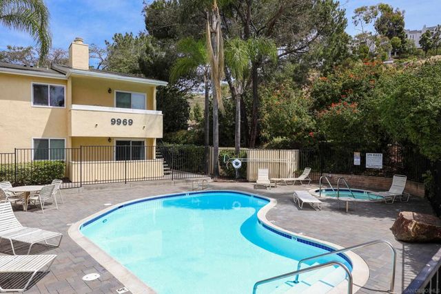 9949 Erma Rd 203, San Diego, CA 92131