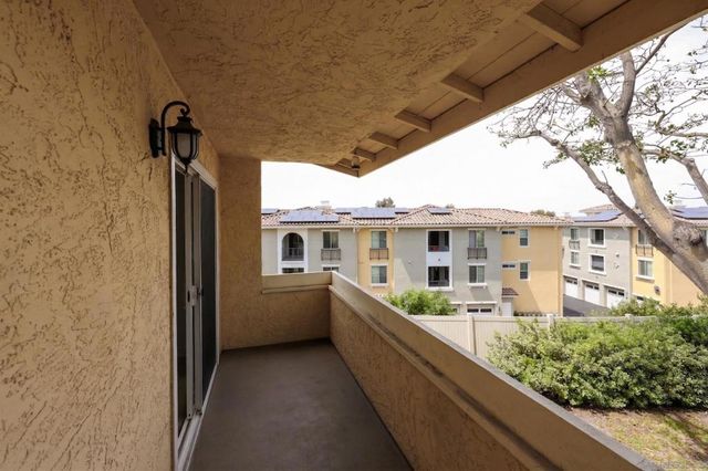 9949 Erma Rd 203, San Diego, CA 92131