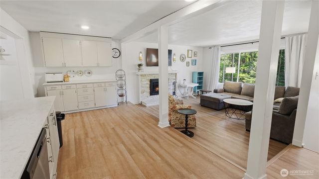 18427 Homeview Drive, Edmonds, WA 98026
