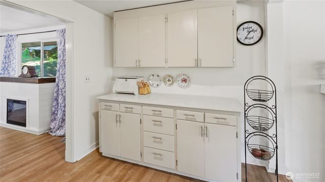 18427 Homeview Drive, Edmonds, WA 98026