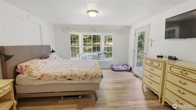 18427 Homeview Drive, Edmonds, WA 98026