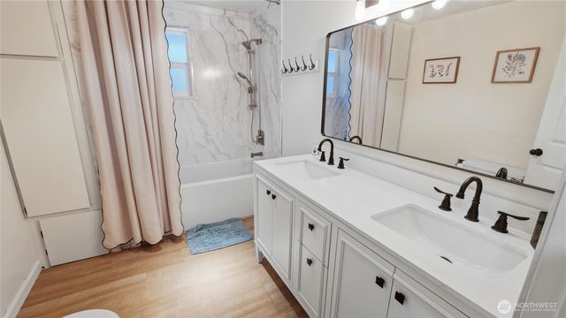 18427 Homeview Drive, Edmonds, WA 98026