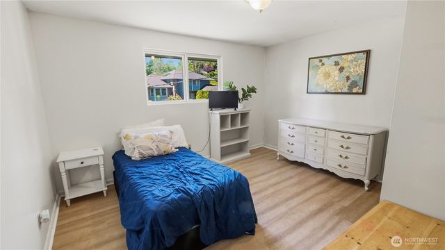 18427 Homeview Drive, Edmonds, WA 98026