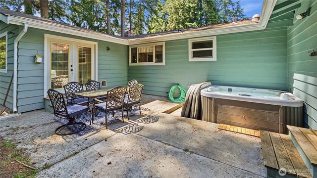18427 Homeview Drive, Edmonds, WA 98026
