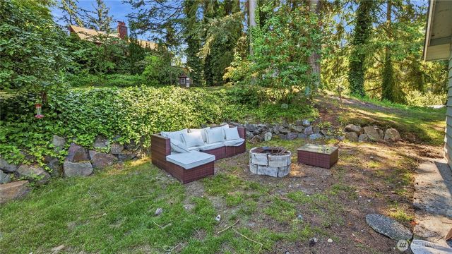 18427 Homeview Drive, Edmonds, WA 98026