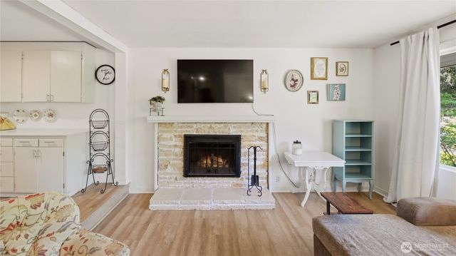 18427 Homeview Drive, Edmonds, WA 98026