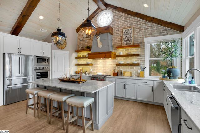 300 Lakecrest Drive, Greer, SC 29651