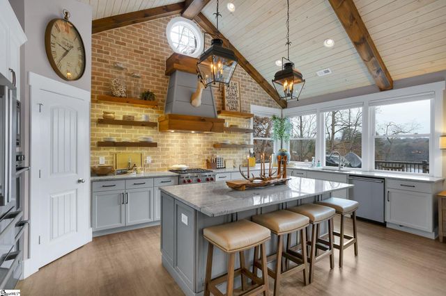 300 Lakecrest Drive, Greer, SC 29651