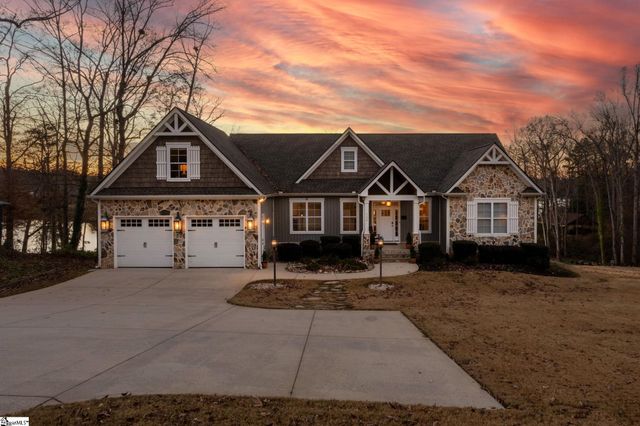 300 Lakecrest Drive, Greer, SC 29651