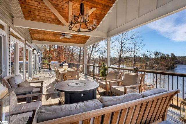 300 Lakecrest Drive, Greer, SC 29651