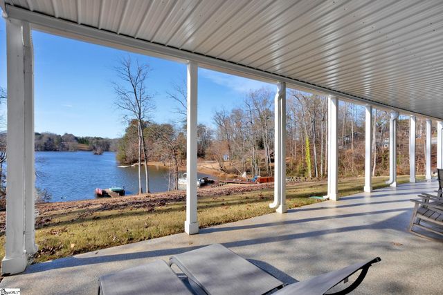 300 Lakecrest Drive, Greer, SC 29651