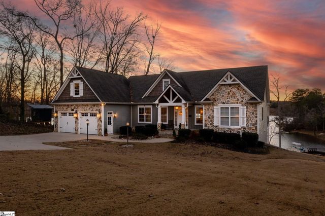 300 Lakecrest Drive, Greer, SC 29651