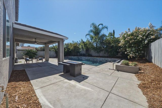 1080 Broken Spoke Ln, Roseville, CA 95747