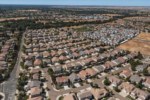 1080 Broken Spoke Ln, Roseville, CA 95747