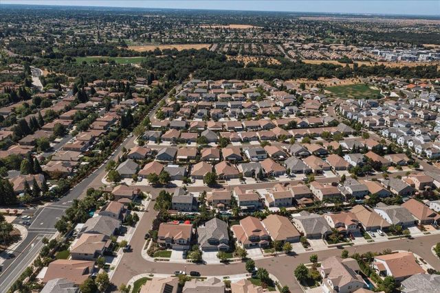 1080 Broken Spoke Ln, Roseville, CA 95747