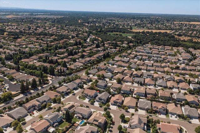 1080 Broken Spoke Ln, Roseville, CA 95747