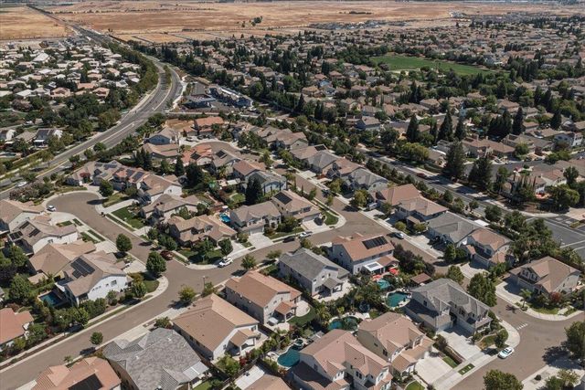 1080 Broken Spoke Ln, Roseville, CA 95747