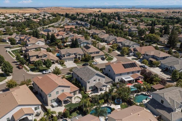 1080 Broken Spoke Ln, Roseville, CA 95747