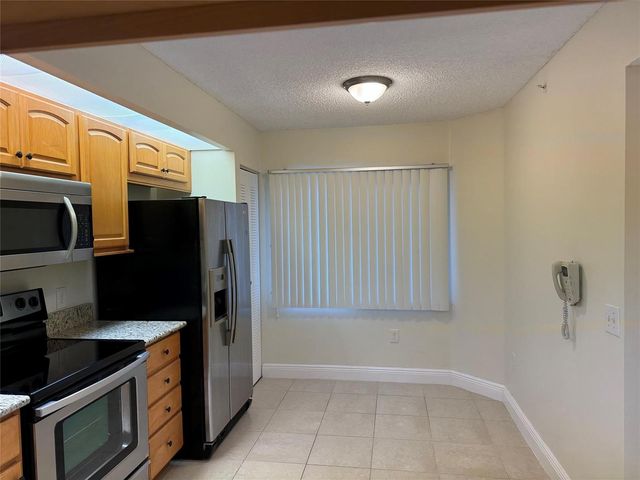900 SW 142nd Avenue 202l, Pembroke Pines, FL 33027