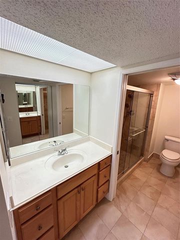 900 SW 142nd Avenue 202l, Pembroke Pines, FL 33027