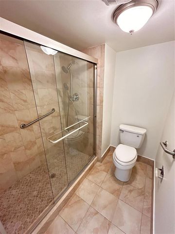 900 SW 142nd Avenue 202l, Pembroke Pines, FL 33027