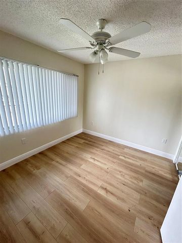 900 SW 142nd Avenue 202l, Pembroke Pines, FL 33027