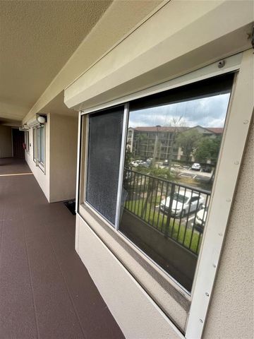 900 SW 142nd Avenue 202l, Pembroke Pines, FL 33027