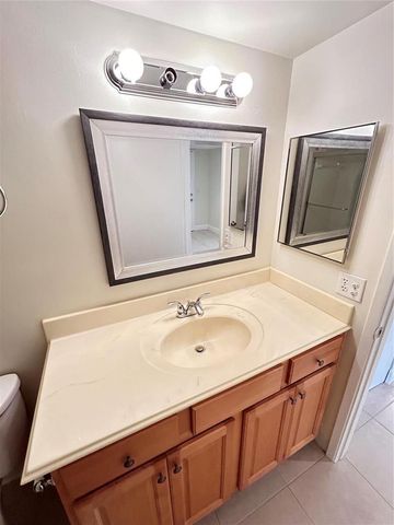 900 SW 142nd Avenue 202l, Pembroke Pines, FL 33027