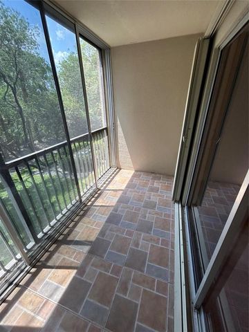 900 SW 142nd Avenue 202l, Pembroke Pines, FL 33027