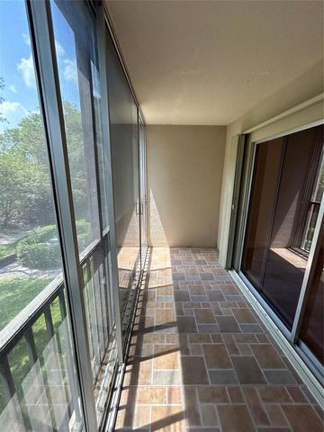 900 SW 142nd Avenue 202l, Pembroke Pines, FL 33027