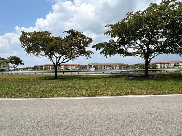 900 SW 142nd Avenue 202l, Pembroke Pines, FL 33027