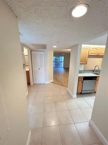 900 SW 142nd Avenue 202l, Pembroke Pines, FL 33027