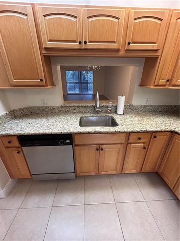900 SW 142nd Avenue 202l, Pembroke Pines, FL 33027