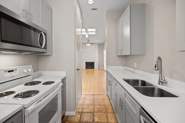 712 GRAHAM PL 302, Austin, TX 78705