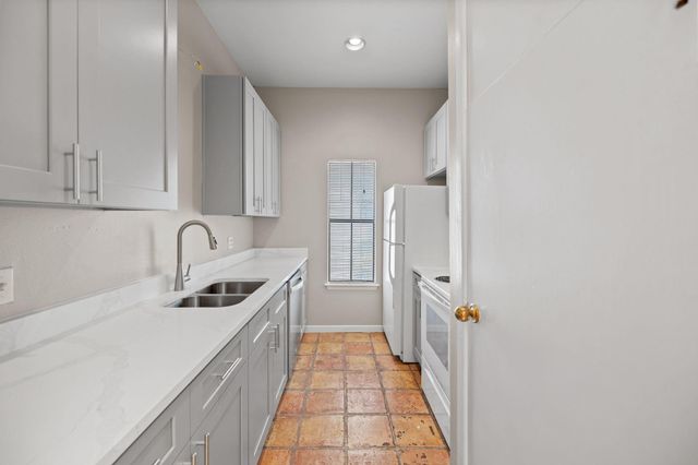 712 GRAHAM PL 302, Austin, TX 78705