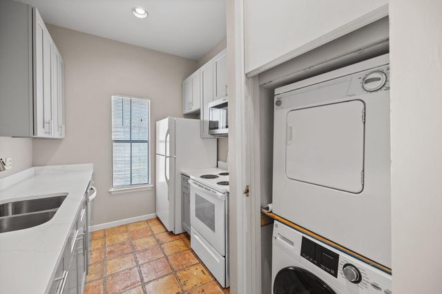 712 GRAHAM PL 302, Austin, TX 78705