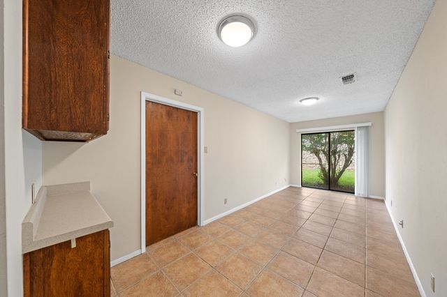 504 Fairway Dr, Kerrville, TX 78028